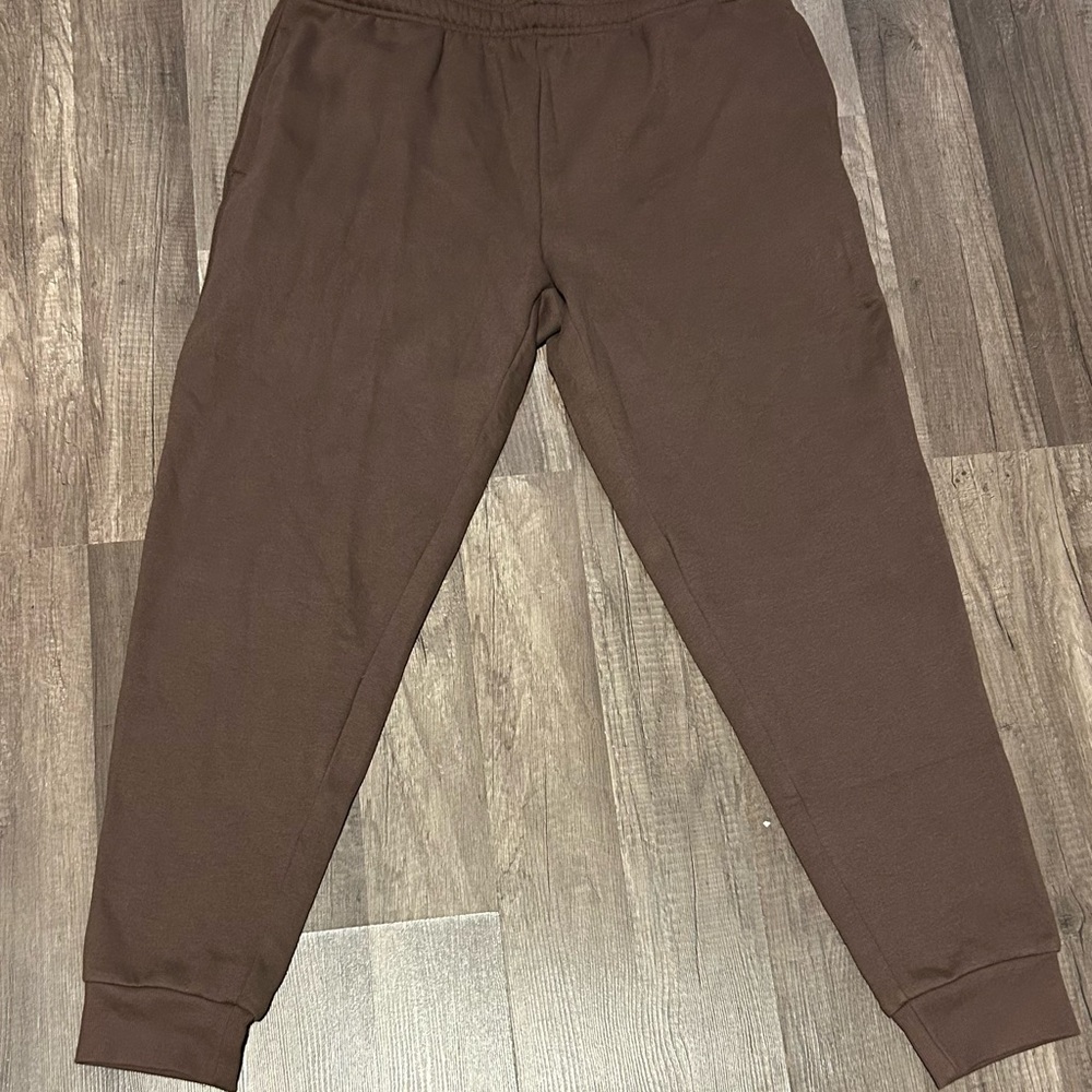 Amazon Essentials Men's Dark Brown Joggers